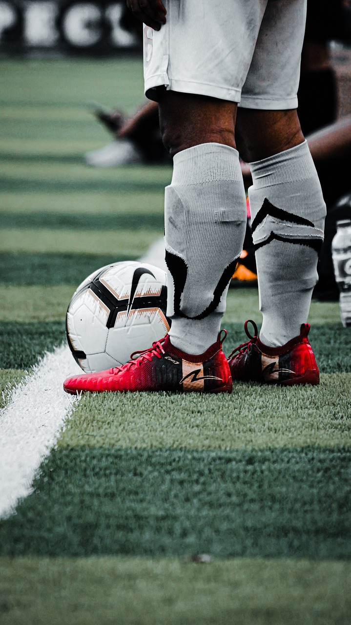 sport, football, ball, soccer, player, soccer player, football player, football field, competition, soccer ball, athlete